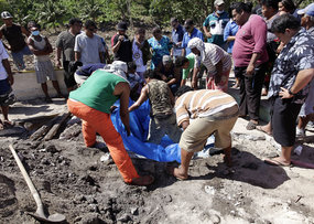 Les recherches des personnes disparues se poursuivent au Samoa. [Reuters: Tim Wimborne]