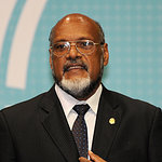 Privé de son mandat de député par le Président du Parlement, Edward Natapei reste Premier ministre de Vanuatu jusqu'au 8 décembre prochain. [Reuters]