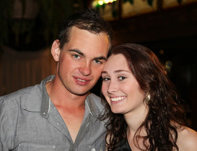 Mort au combat: le soldat Jamie Larcombe et sa compagne Rhiannon Penhall. [ADF]