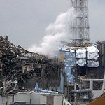 A Fukushima, la décontamination de l'eau ayant servi à refroidir les réacteurs vient de commencer. Selon le Pacific Disaster Centre, c'est cette eau qui pose le plus de problèmes, car sous l'effet de la chaleur, les molécules d'oxygène et d'hydrogène se sont désolidarisées, et l'hydrogène radioactif voyage vite dans l'atmosphère. (TEPCO) 