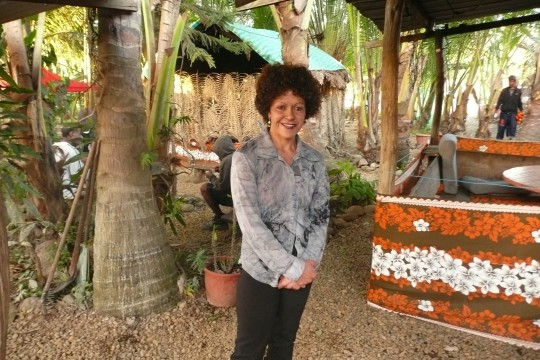 Nathalie Mohammed, heureuse patronne d'un des deux bars à kava de Bourail, en Nouvelle-Calédonie. (Radio Australia/ Caroline Lafargue)